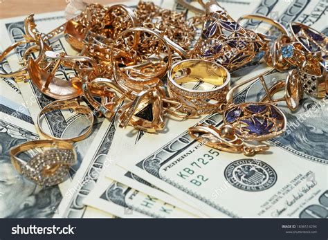 26,552 Gold Jewelry Money Images, Stock Photos & Vectors | Shutterstock