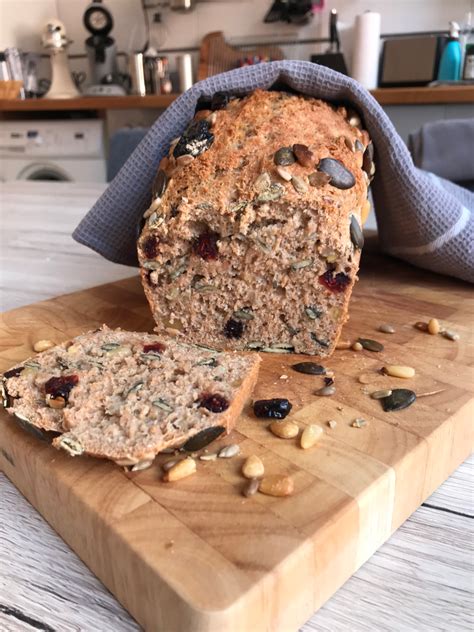 Dinkel Vollkorn Brot Mit Cranberries Rezept Backmomente De