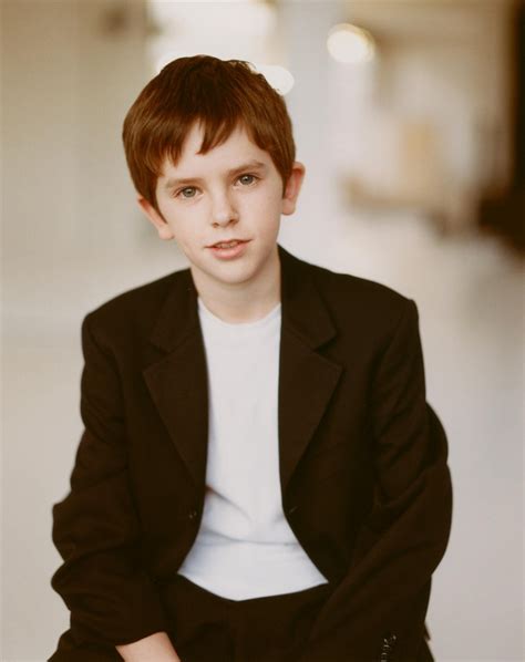 Freddie Highmore Photo 1 Of 12 Pics Wallpaper Photo 236161 Theplace2