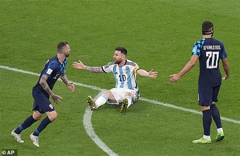 Argentina 3 0 Croatia World Cup 2022 Lionel Messi Stars As His Side Reach Final Daily Mail