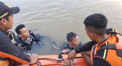 Hingga Kini Dua Bocah Yang Tenggelam Di Kali Bekasi Belum Ditemukan