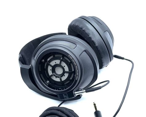 Sennheiser Hd 820 Over Ear Closed Back Headphones Black Ebay