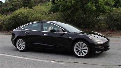 Nuevas Imágenes Del Tesla Model 3 A La Luz Del Día Movilidad Eléctrica