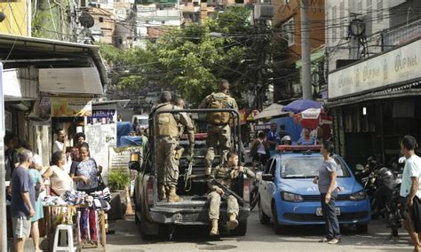 Após prisão de Rogério 157 moradores relatam tiros na Rocinha Jornal