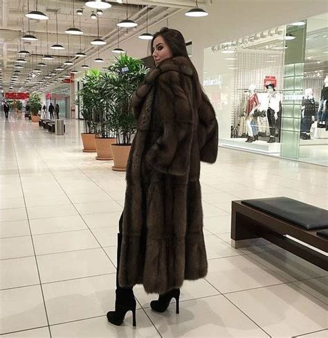 Pin By Roxana Russo On Roxana Wonderful Fur World Fur Coats Women Fur Coat Fashion