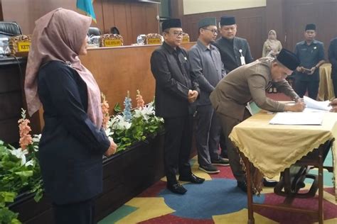 Dprd Pandeglang Berikan Catatan Terkait Lkpj Tahun Anggaran