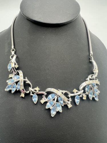 Coro Pegasus Pat Pend Leaf Floral Blue Rhinestone Collar Necklace