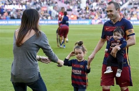 Força Barca! — Andres Iniesta with family. Anna Ortiz with...