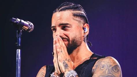 Maluma anuncia en concierto que será padre de una niña