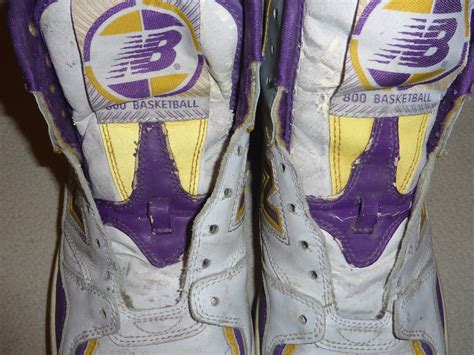 NEW BALANCE JAMES WORTHY LAKERS PURPLE BASKETBALL SHO Gem