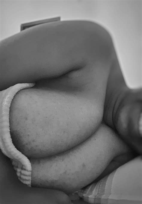 Do You Love Sleeping Naked As Much As I Do Sure Reduces My Laundry Load F Or The Week Nudes