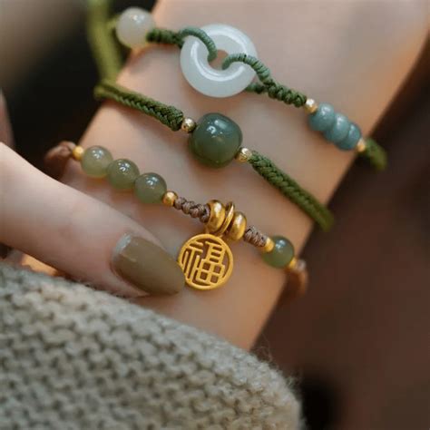 Lot de Trois Bracelets Porte Bonheur Tressés avec Pierre de Jade