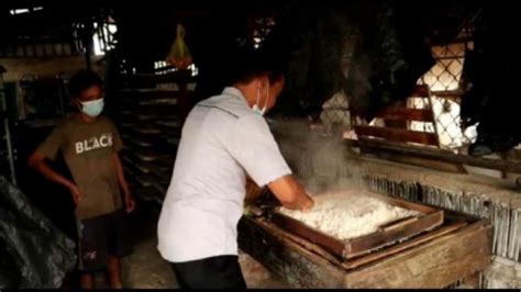 Harga Kedelai Naik Perajin Tempe Di Pringsewu Kurangi Produksi Hingga