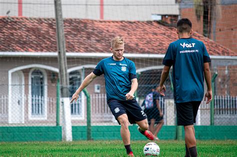 Figueirense x Hercílio Luz Veja as escalações desfalques e onde assistir