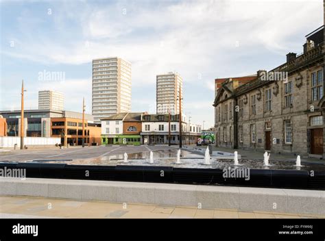 Fountains at Keel Square, Sunderland, Tyne & Wear Stock Photo - Alamy