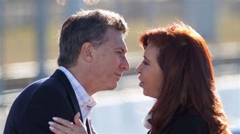 Cristina Fern Ndez De Kirchner La C Mpora Y Mauricio Macri Ignorados