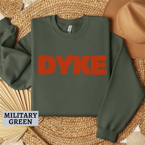 Funny Dyke Sweatshirt Lesbian Retro Spray Paint Pride Sweater Sapphic Dyke Gbtq Lgbt Gay Pride