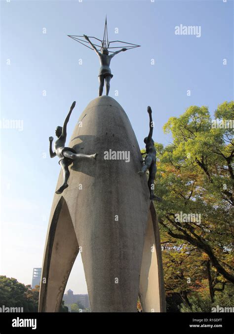 Los Hijos De La Paz Monumento En El Parque Conmemorativo De La Paz De