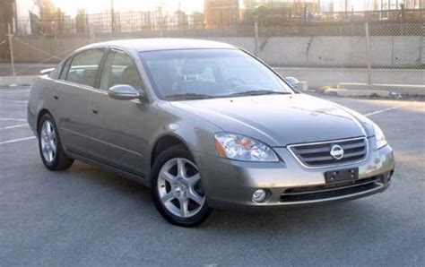 Used 2003 Nissan Altima 35 Se Features And Specs Edmunds