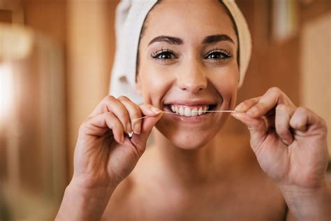 8 Of The Best Dental Floss To Buy According To Dentists