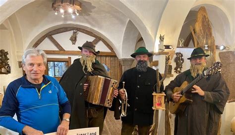 Berchtesgaden Kl Cklsingen F R Den Guten Zweck Musikanten Singen Und