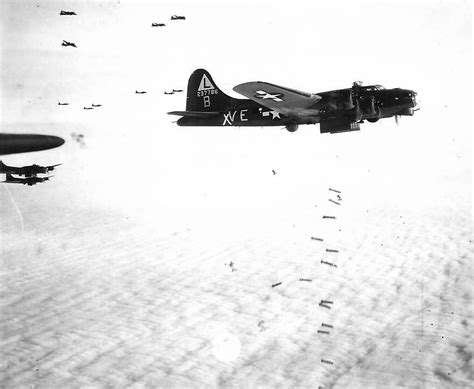 Bombs Away: WWII Heavy Bombers set stage for strategic deterrence > Air ...