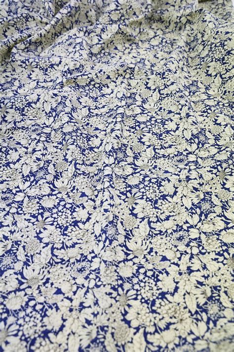 Tissu Seersucker Fleurie Type Liberty Fond Bleu Diy District