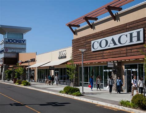 About Seattle Premium Outlets® - A Shopping Center in Tulalip, WA - A ...