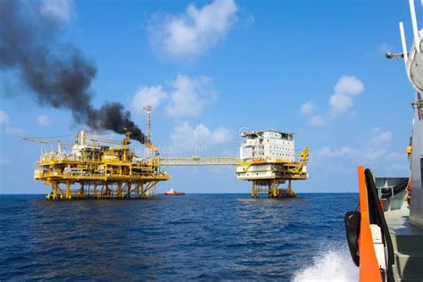 Oil and Gas Platform in the Gulf or the Sea, the World Energy, Offshore Oil and Rig Construction ...