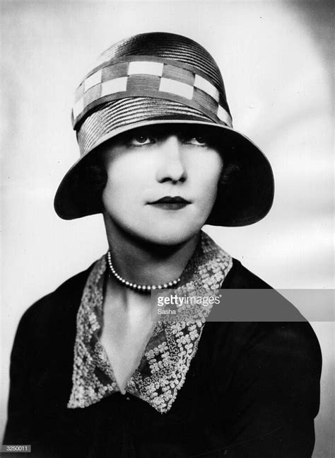 Roaring Twenties The Twenties 1920s Looks Black And White Hats