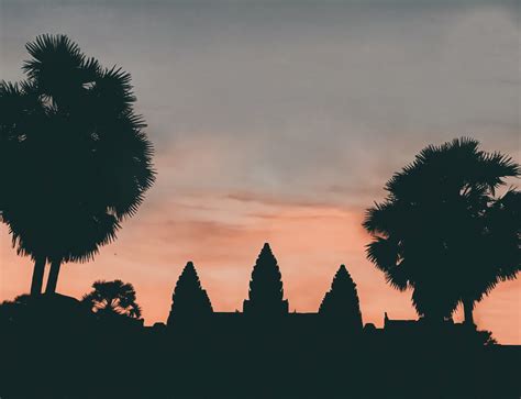 Angkor Wat Sunrise | EXPLORING WITH CLAIRE