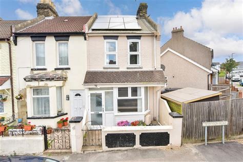 3 Bed End Terrace House For Sale In Tennyson Road Upper Gillingham