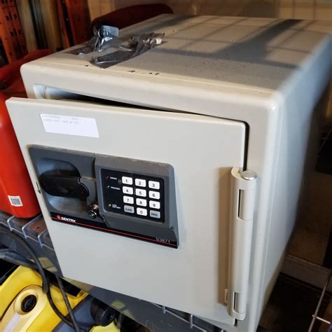 A Detailed Guide On How To Open A Sentry Safe If You Have Lost Your Primary Keys 1