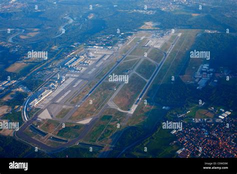 Milano malpensa airport Stock Photo - Alamy