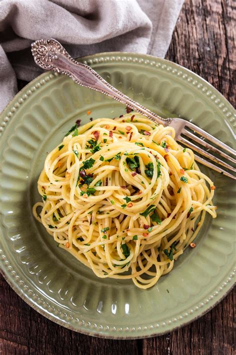 Spaghetti Aglio Olio E Peperoncino Simpel Smaakvol En Snel Klaar