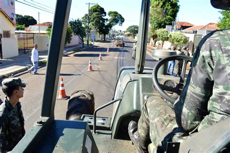 Exército já fez toda fresagem e Guia Lopes começa a ganhar asfalto novo