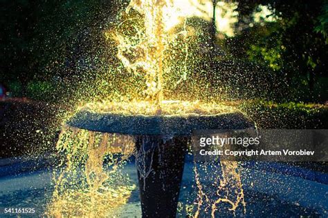 101 Overflow Fountain Stock Photos High Res Pictures And Images