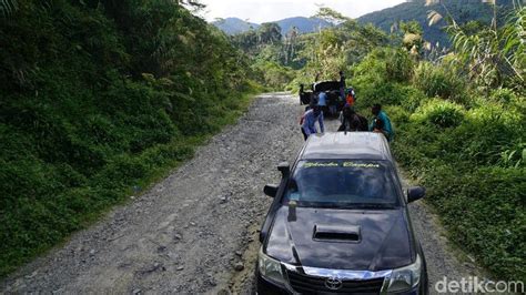 Bertualang Ke Pegunungan Arfak Di Papua Barat Amankah