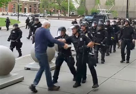 Nypd Suspends Cops Filmed Assaulting Protesters Good Morning America