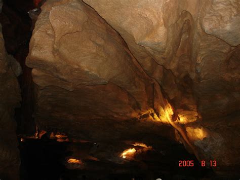 H.B.KANDAKUR: VIRGINIA CAVES