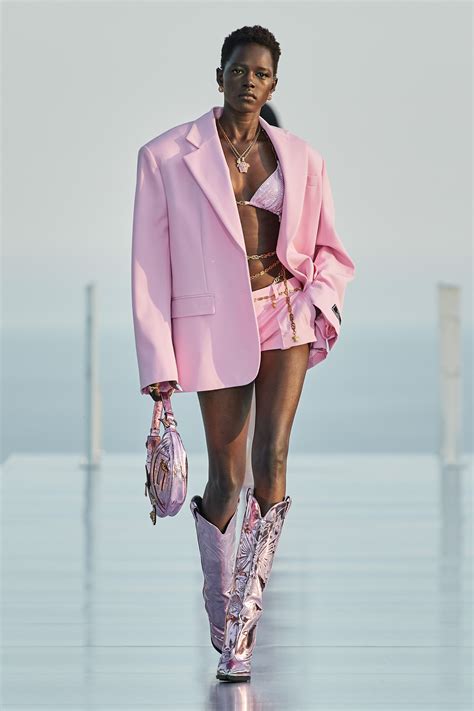 Versace Pre Fall 2023 Collection Vogue