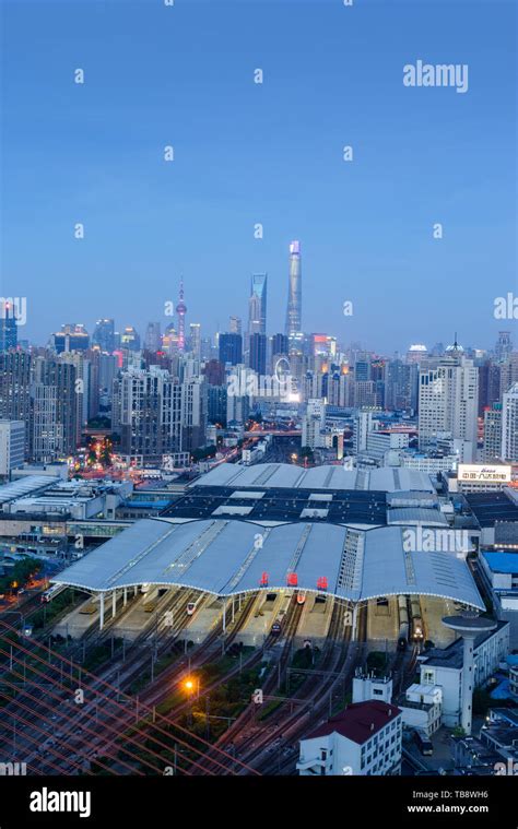 shanghai railway station Stock Photo - Alamy