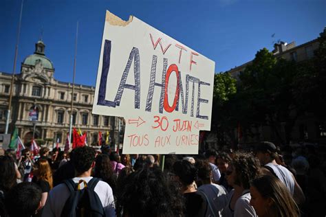 Macron Dissolve Parlamento Na Fran A E Antecipa Elei Es Ap S Vit Ria