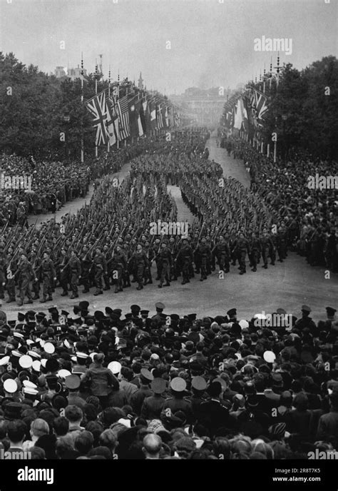 1946 Victory Parade Hi Res Stock Photography And Images Alamy