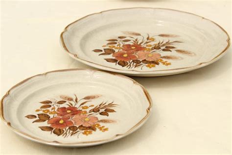 Festive Wheat Fall Flowers Stoneware Pottery 70s Vintage Japan