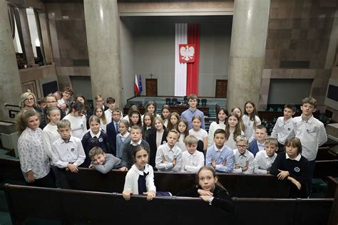 Wizyta uczniów uczniów ze szkoły im Senatu RP Witryna edukacyjna