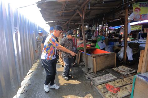 Tinjau Pasar Mambo Dr Nurdin Ajak Pedagang Jaga Kebersihan Dan