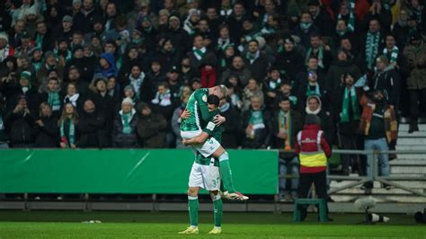 Last Minute Jubel Werder Bremen Feiert Dfb Pokal Viertelfinal Einzug