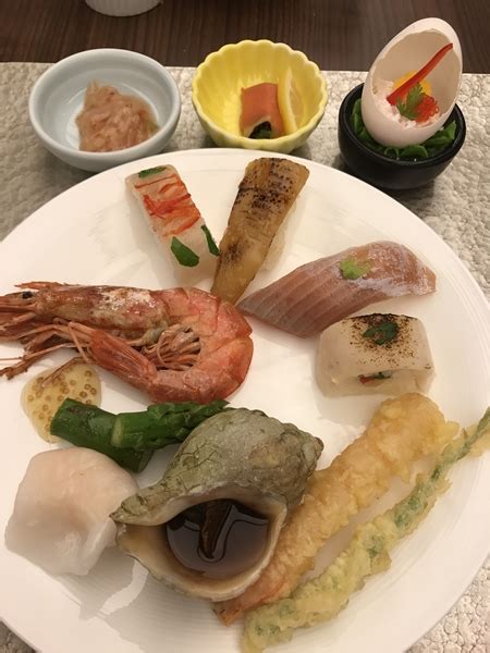 カニ・イクラ食べ放題の夕食朝食バイキングと温泉が魅力の函館「ホテル万惣」。1万円台からでコスパも最高【宿泊レビュー】 旅は写真と好奇心と共に