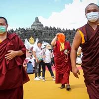 RIAUPAGI Perayaan Hari Waisak Di Candi Borobudur Senang Dan